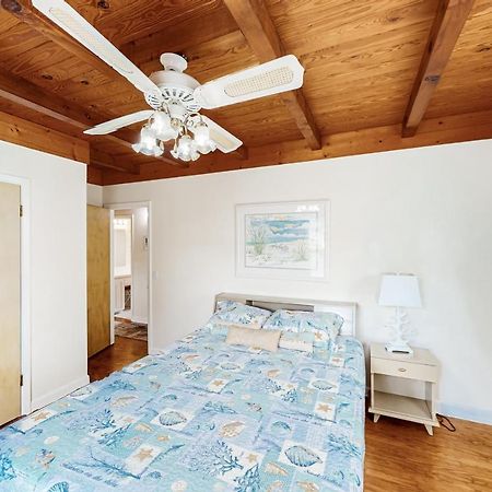 Ginny'S Coastal Cottage Oak Island Exterior foto