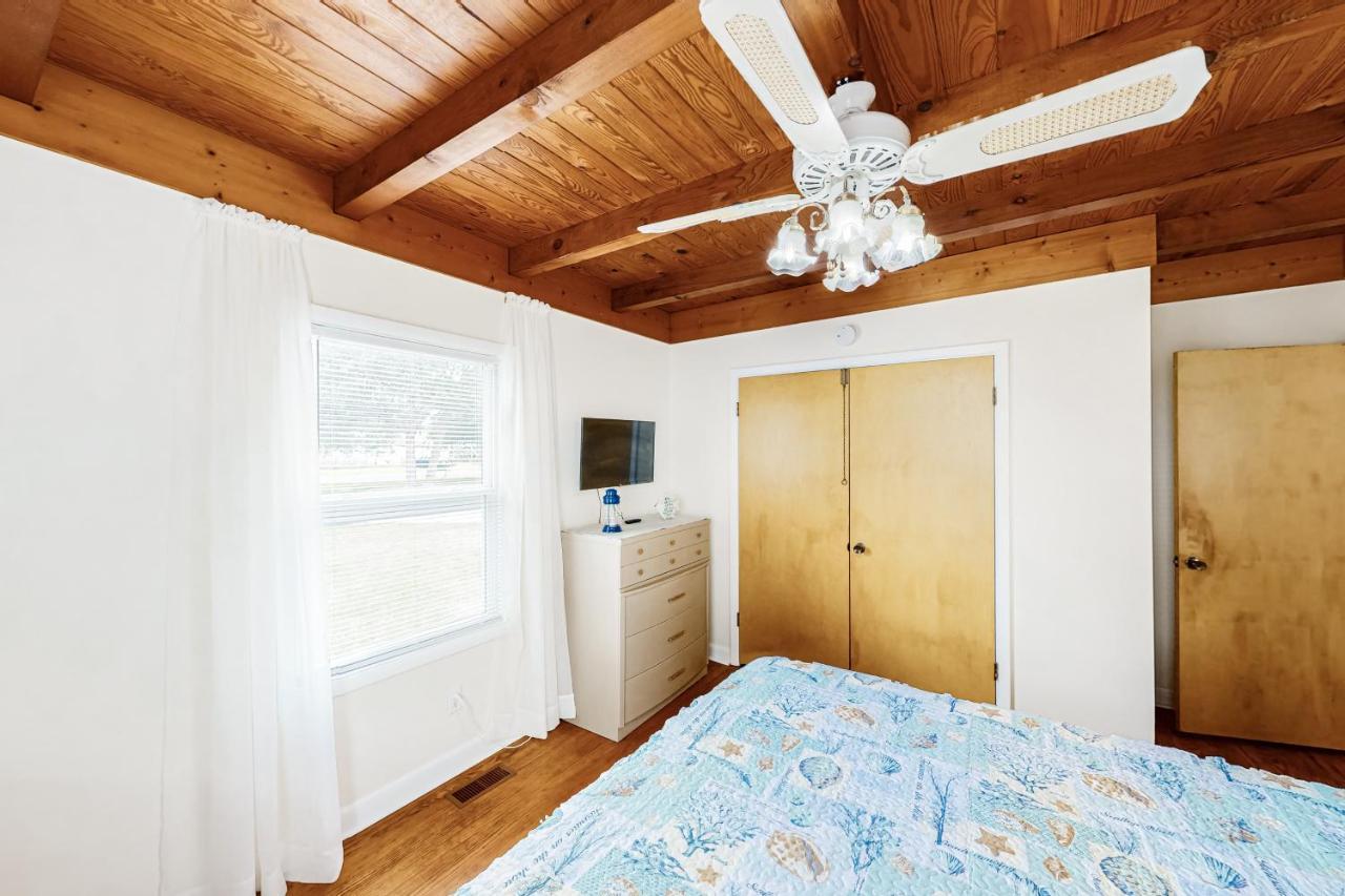 Ginny'S Coastal Cottage Oak Island Exterior foto